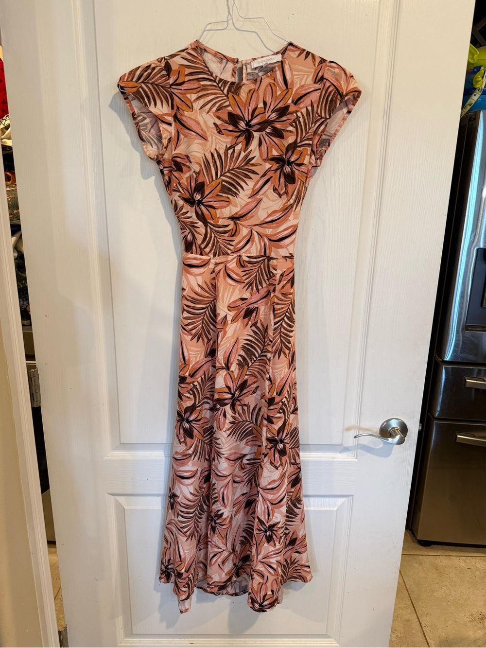 Olivaceous Women's Palm Print Tie Short Sleeve open back Maxi/midi Dress small